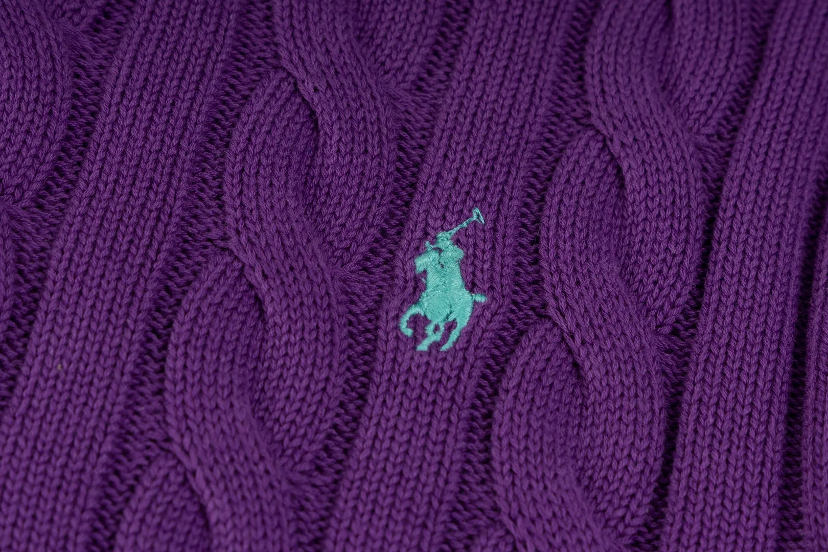 P220 #R91 RALPH LAUREN Ralph Lauren fourteen colors classic small label embroidery round neck pullover cable cardigan sweater men's top, high-density LOGO embroidery on the chest, original customization of tag accessories. Made of pure cotton yarn, pure cotton is skin-friendly and comfortable, small label war horse embroidered twist button round neck sweater 🐎 high quality, follow the blogger to learn how to wear it! Let’s buy a Ralph Lauren cable sweater. It’s a super hard-to-find series after it became popular. It’s hard to find one on the official website. It’s simple and practical to wear, with a lazy and loose feel. The thickened fabric has more texture, feels soft and delicate, and has a loose fit. Whether worn alone or layered, you can wear different styles of fashion with just one piece!   Size：XS S M L Sleeve length: 59/60/61/62/63